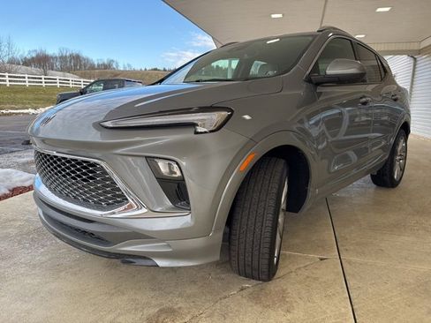 Used 2024 Buick Encore GX Avenir w/ Avenir Convenience Package image 6