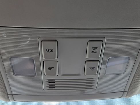 Certified 2022 Volkswagen Taos SE AWD/4WD image 38