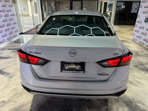 Used 2024 Nissan Altima 2.5 SV image 6