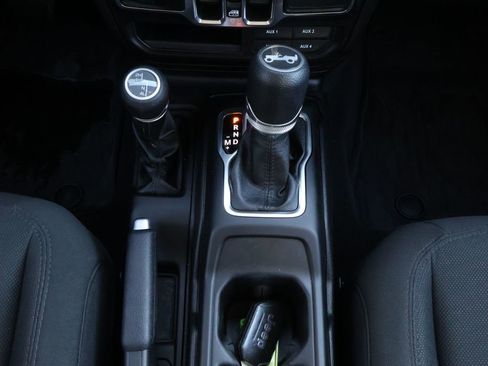 Used 2019 Jeep Wrangler Unlimited Sport S image 19