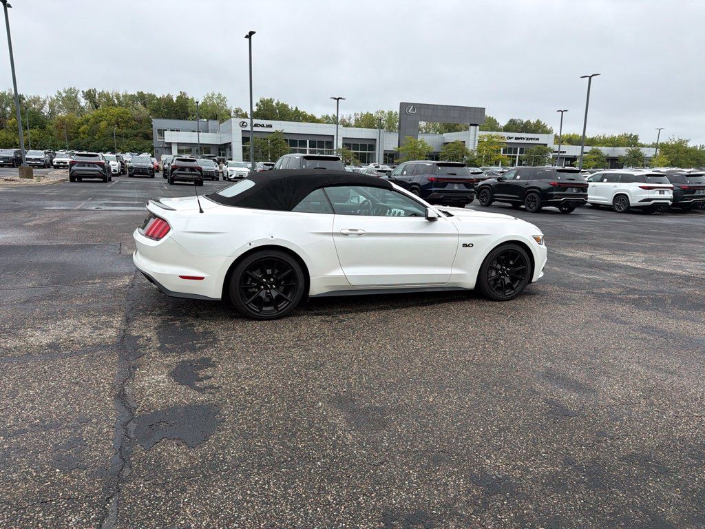 Used 2017 Ford Mustang GT Premium w/ Black Accent Package RWD image 27
