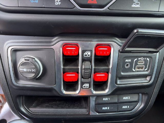 Used 2021 Jeep Wrangler Unlimited Sahara w/ Cold Weather Group AWD/4WD image 17