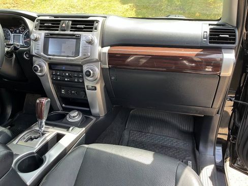 Used 2018 Toyota 4Runner Limited AWD/4WD image 39