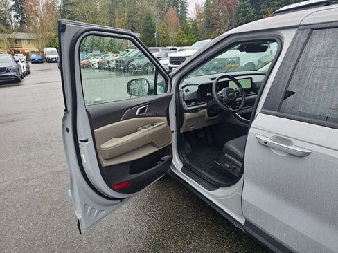 New 2026 Kia Carnival EX image 19