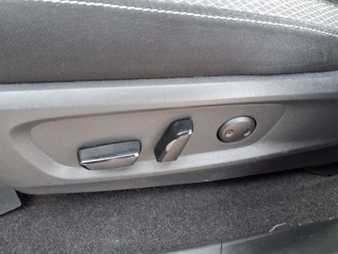 Used 2024 Nissan Pathfinder SV image 10