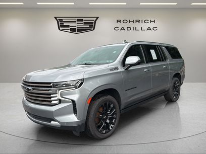 Used 2023 Chevrolet Suburban High Country w/ Premium Package 2