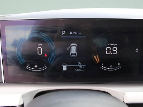 Used 2025 Hyundai Tucson SE FWD image 33