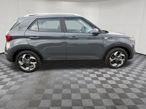 Used 2025 Hyundai Venue SEL FWD image 7