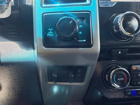 Used 2018 Ford F250 Lariat w/ Lariat Value Package AWD/4WD image 18