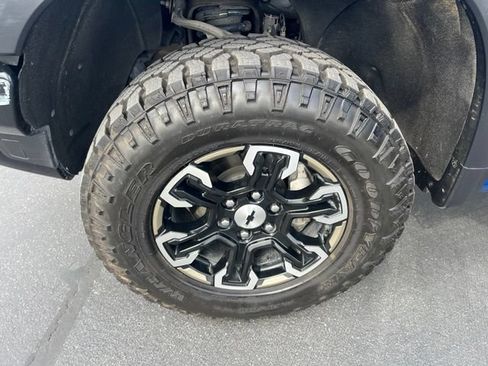 Used 2022 Chevrolet Silverado 1500 ZR2 w/ Technology Package AWD/4WD image 13