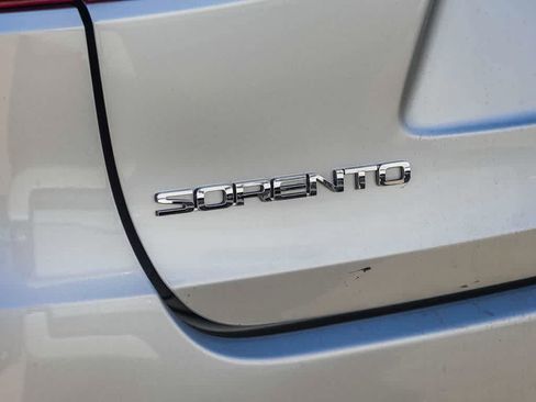 Used 2017 Kia Sorento L FWD image 15