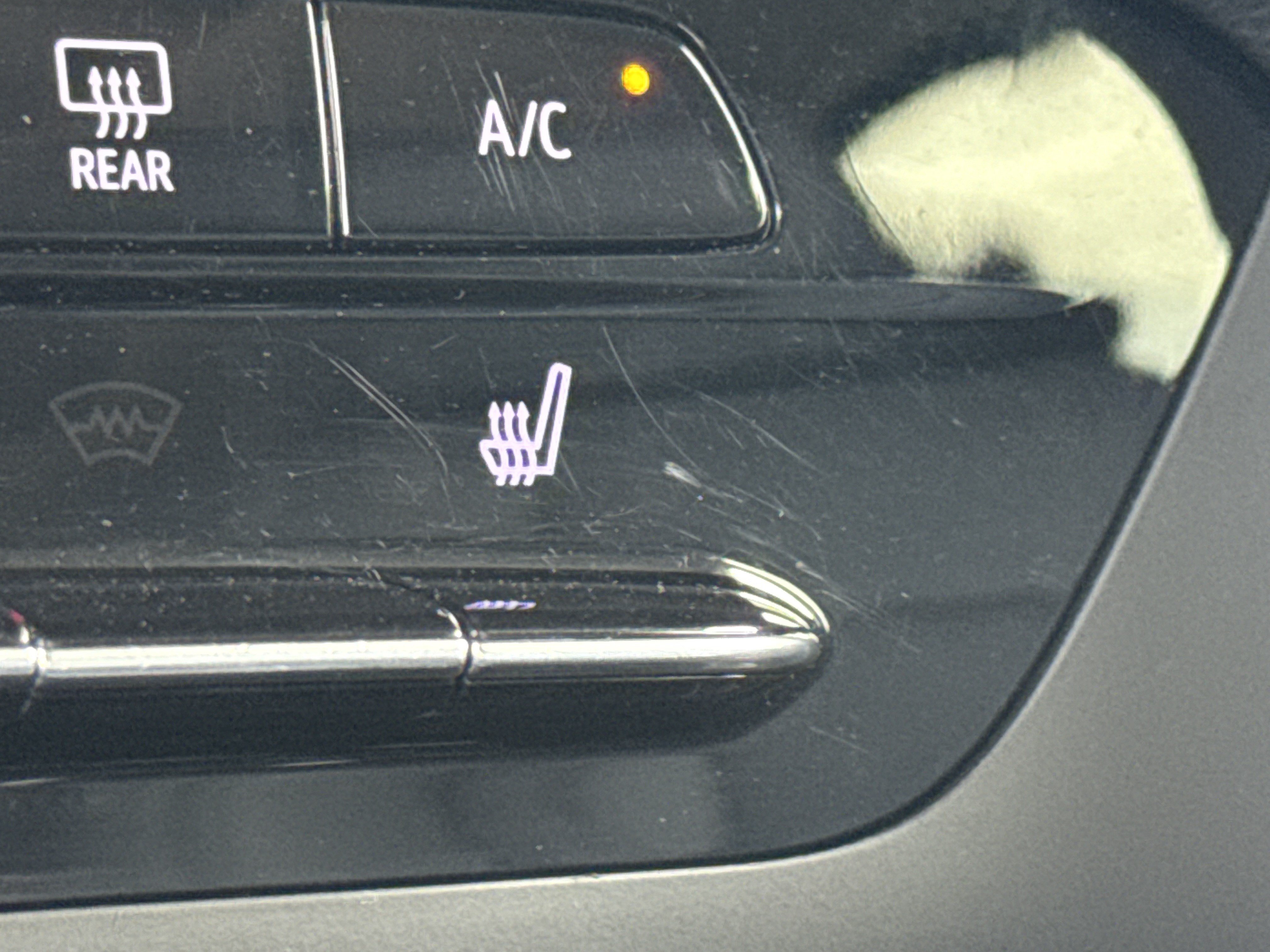 Used 2023 Buick Envision Essence w/ Sport Touring Package FWD image 14