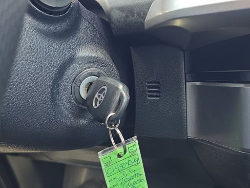 Certified 2022 Toyota Tacoma SR5 AWD/4WD image 26