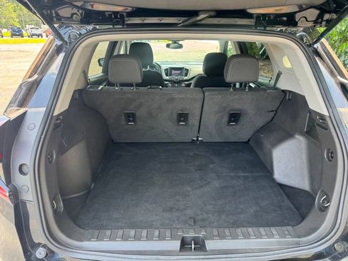 Certified 2022 GMC Terrain SLE w/ Driver Convenience Package FWD image 5
