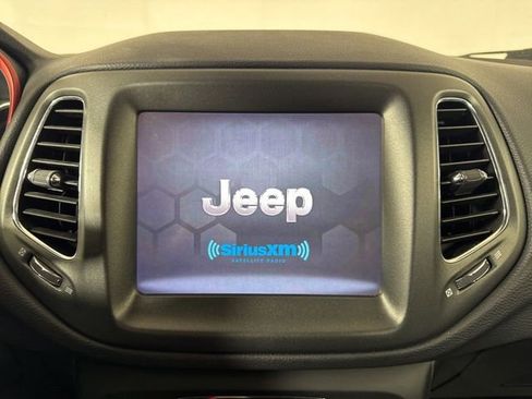 Used 2020 Jeep Compass Trailhawk AWD/4WD image 15