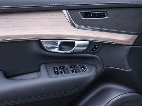 New 2026 Volvo XC90 B5 Core image 31
