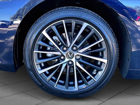 Used 2022 Lexus ES 350 w/ Premium Package image 10