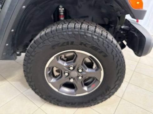 Used 2022 Jeep Gladiator Rubicon w/ Cold Weather Group AWD/4WD image 32