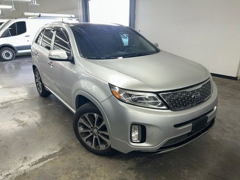 Used 2014 Kia Sorento SX image 3