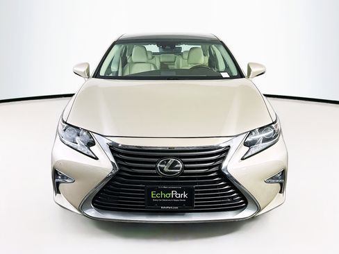 Used 2016 Lexus ES 350 w/ Navigation System Package image 2