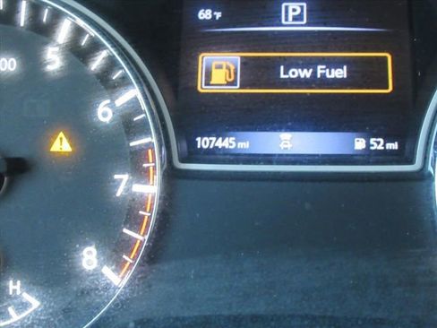 Used 2018 Nissan Pathfinder SV FWD image 27