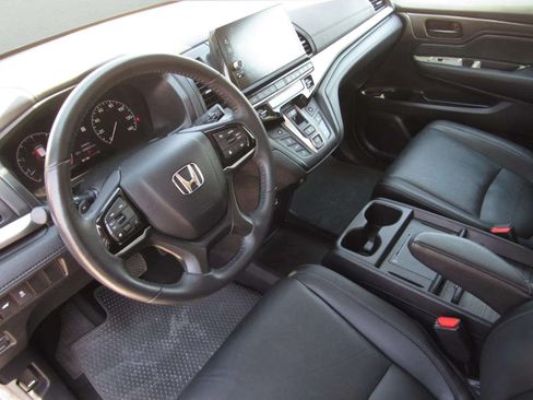Certified 2025 Honda Odyssey EX-L image 17