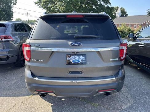 Used 2018 Ford Explorer Limited w/ Equipment Group 301A FWD image 5