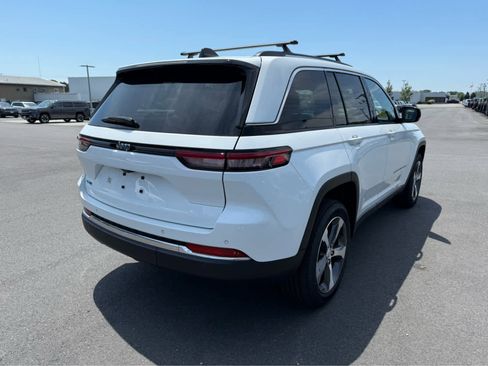 Used 2022 Jeep Grand Cherokee Limited 4xe image 9