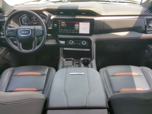 Used 2024 GMC Sierra 2500 AT4 w/ AT4 Preferred Package AWD/4WD image 13