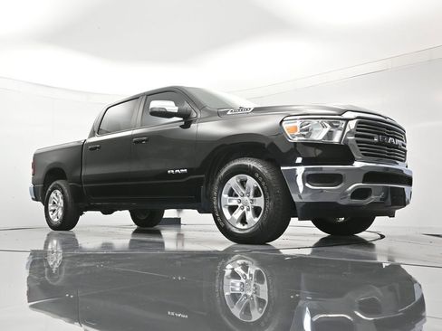 Used 2024 RAM 1500 Laramie AWD/4WD image 39