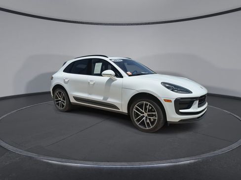 Used 2023 Porsche Macan Turbo AWD/4WD image 2