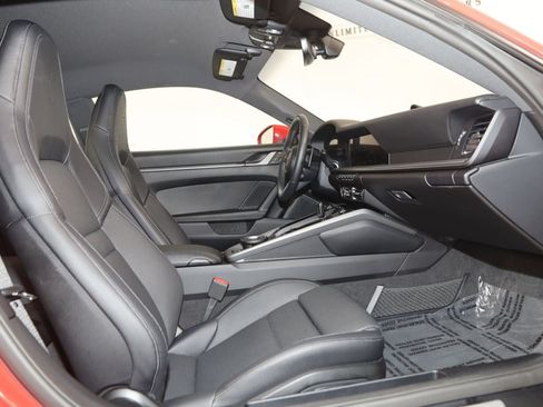 Used 2025 Porsche 911 Carrera RWD image 13