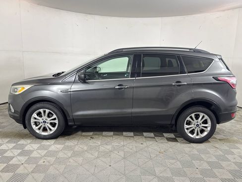 Certified 2017 Ford Escape SE w/ Equipment Group 201A FWD image 7