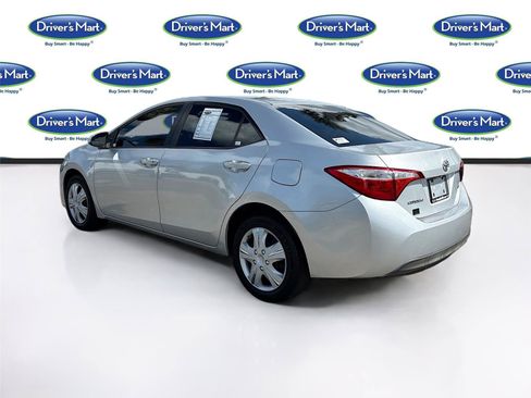 Used 2015 Toyota Corolla LE FWD image 5