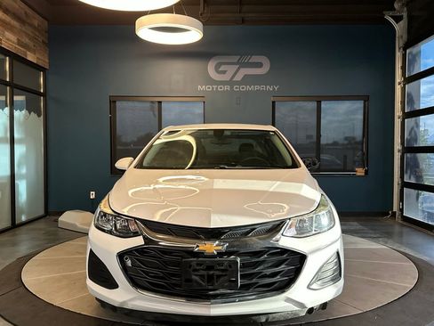 Used 2019 Chevrolet Cruze LS w/ LS Convenience Package FWD image 8