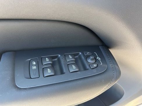 New 2026 Volvo XC60 B5 Core w/ Climate Package image 23
