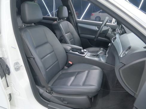 Used 2014 Mercedes-Benz C 250 Sedan image 35