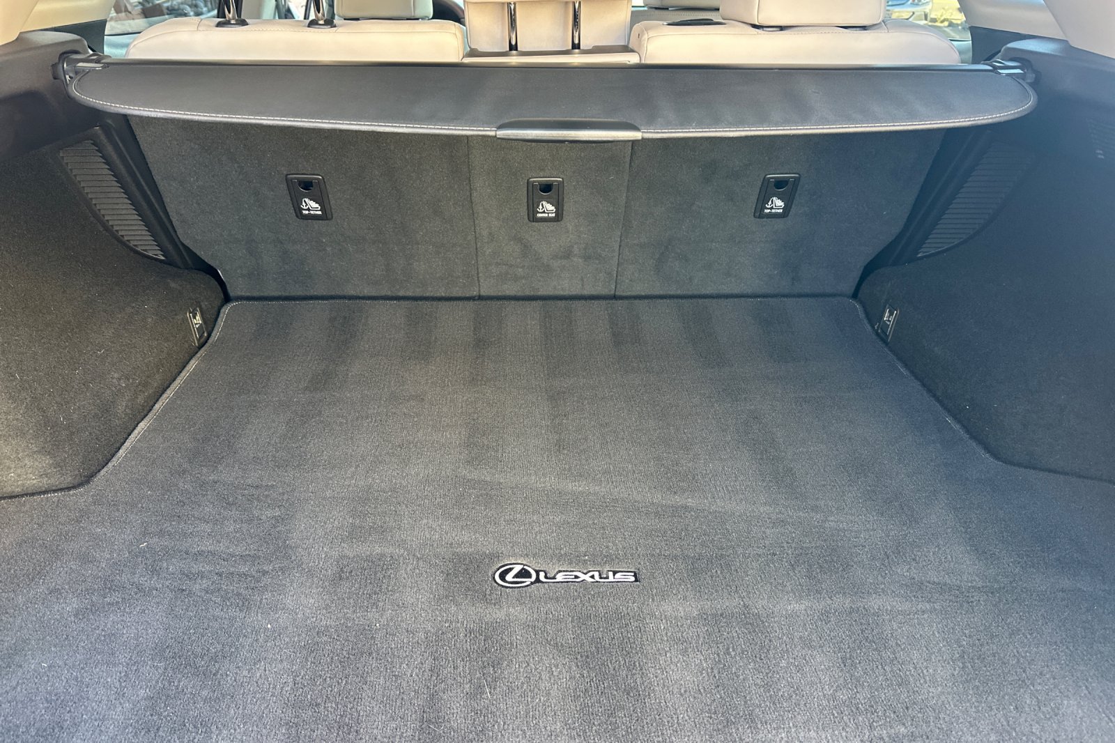 Used 2020 Lexus RX 450h AWD w/ Premium Package image 25