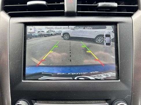 Used 2017 Ford Fusion SE w/ Equipment Group 201A image 14