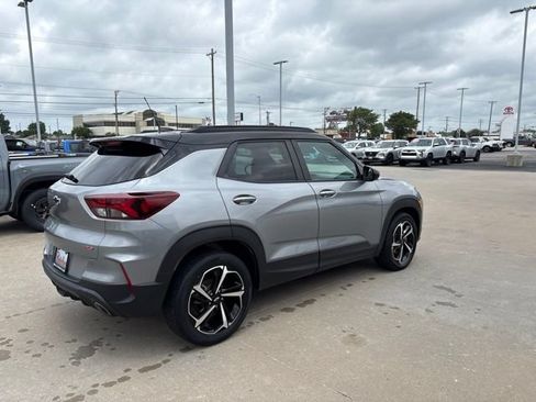 Used 2023 Chevrolet TrailBlazer RS w/ Sun and Liftgate Package FWD image 3