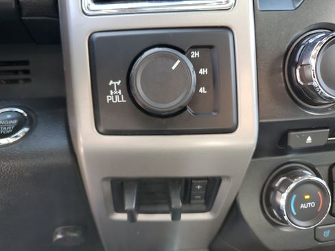 Used 2017 Ford F250 Lariat w/ Lariat Ultimate Package image 28