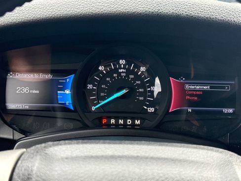 Used 2016 Ford Expedition Limited image 18