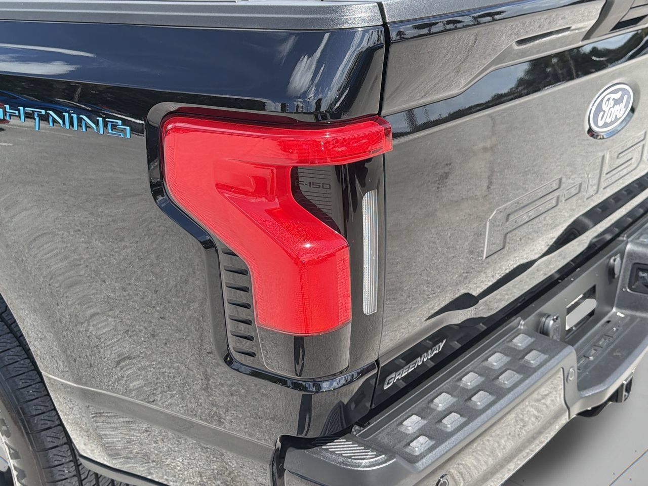 Used 2025 Ford F150 Lightning Flash AWD/4WD image 7