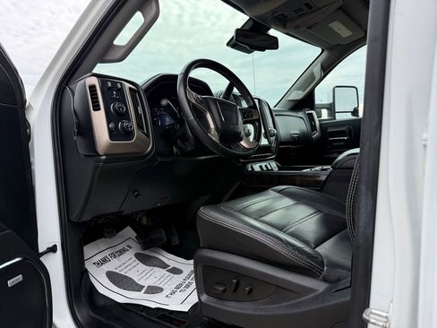 Used 2016 GMC Sierra 2500 Denali w/ Duramax Plus Package image 11
