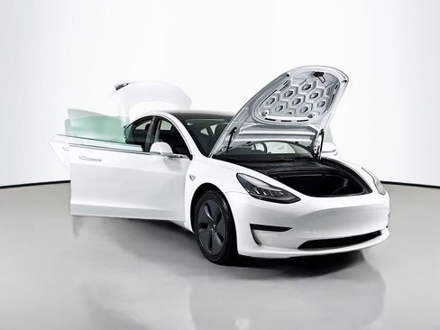Used 2020 Tesla Model 3 Long Range image 32