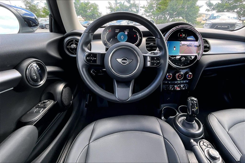 Used 2024 MINI Cooper 2-Door Hardtop FWD image 6