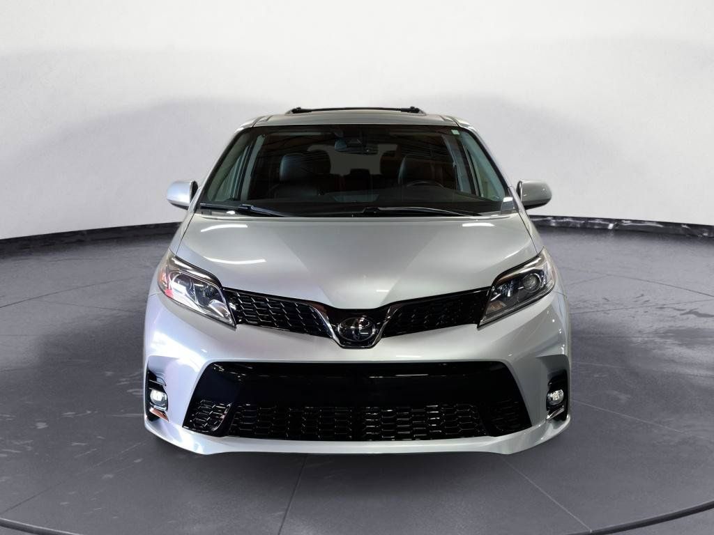 Used 2019 Toyota Sienna SE w/ SE Preferred Package AWD/4WD image 3