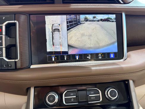 Used 2022 GMC Yukon Denali AWD/4WD image 28