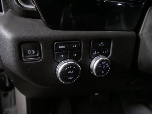 Used 2024 GMC Sierra 1500 Elevation w/ X31 Off-Road Package AWD/4WD image 18
