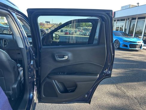 Used 2018 Jeep Compass Latitude w/ Popular Equipment Group image 38